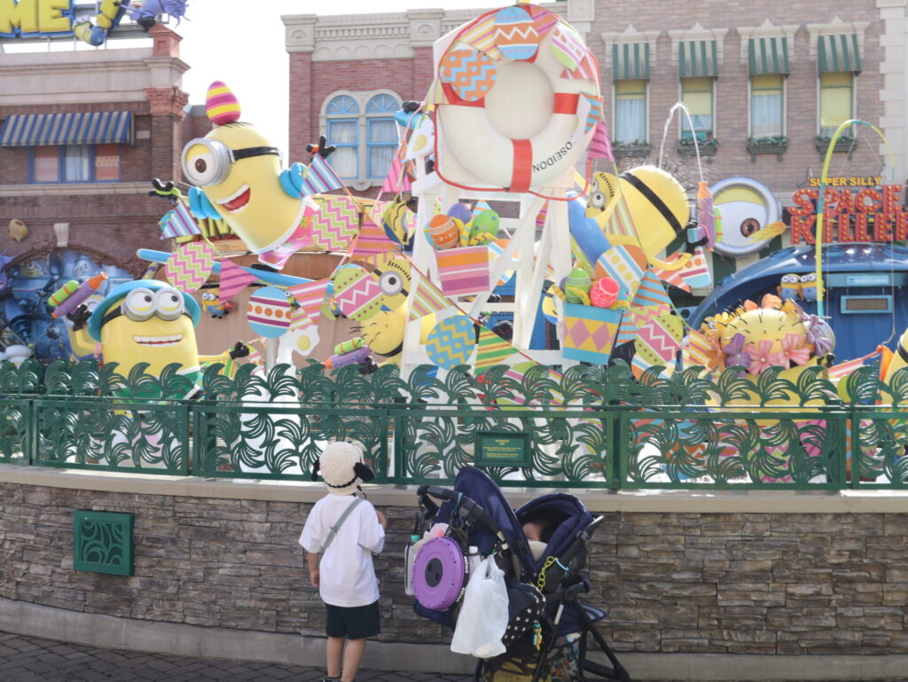 はじめてのUSJ ミニオン眺める