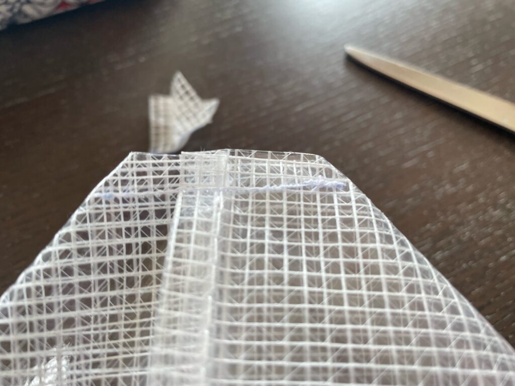マチを切る