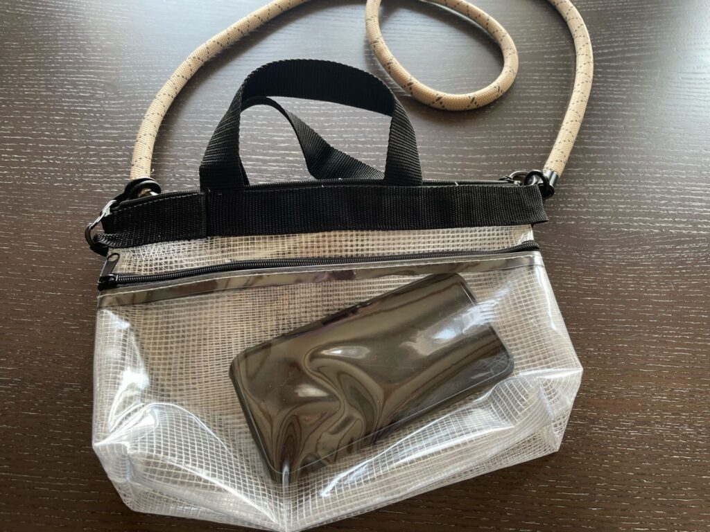 スマホが入ったところ