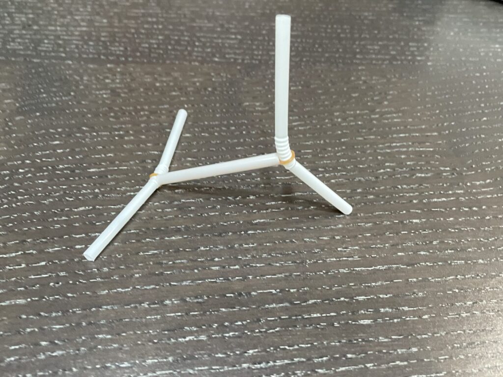 ストローのバタバタ虫