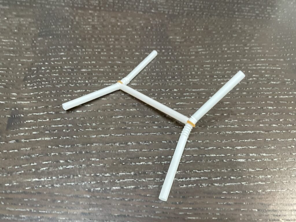 ストローのバタバタ虫