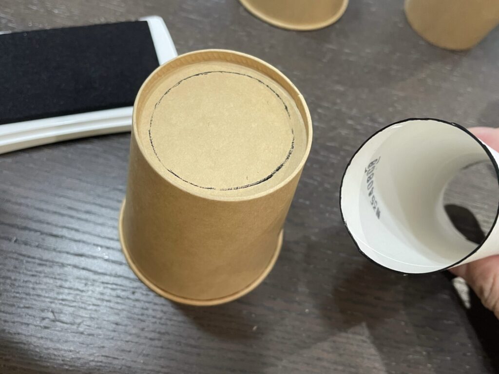 スタンプして穴の位置のガイドを作る