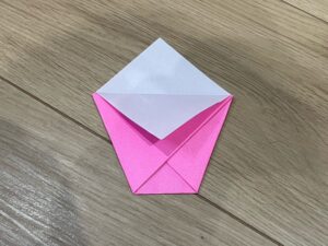 折り紙コップがヘビに大変身
