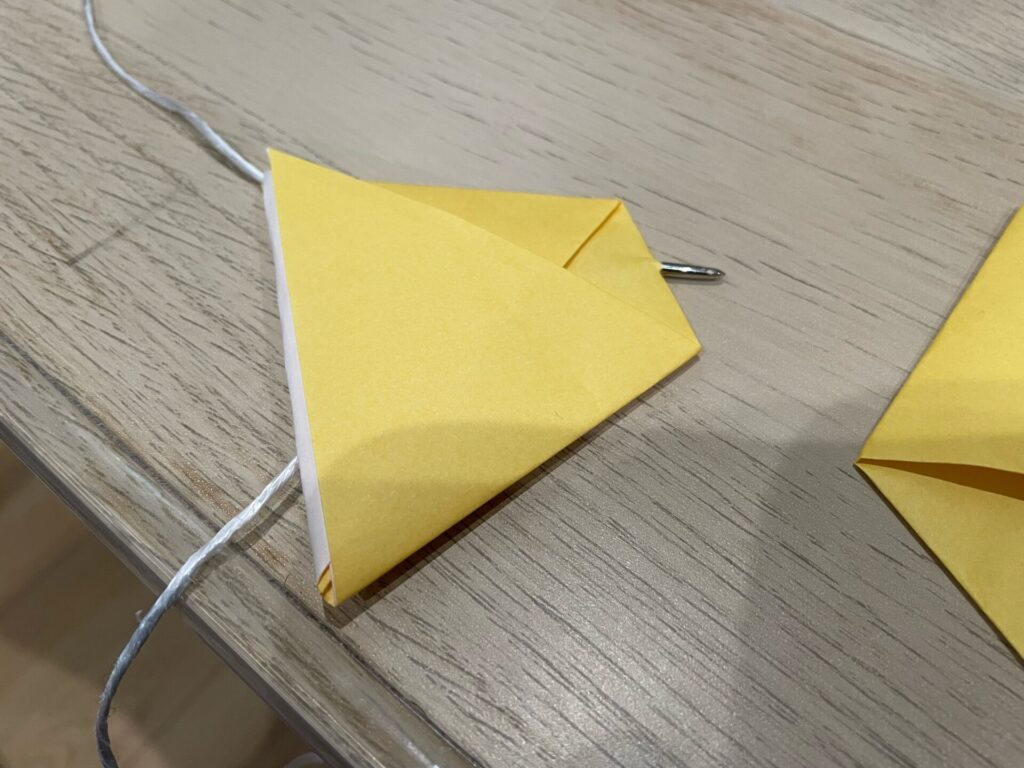 ひもを通す
