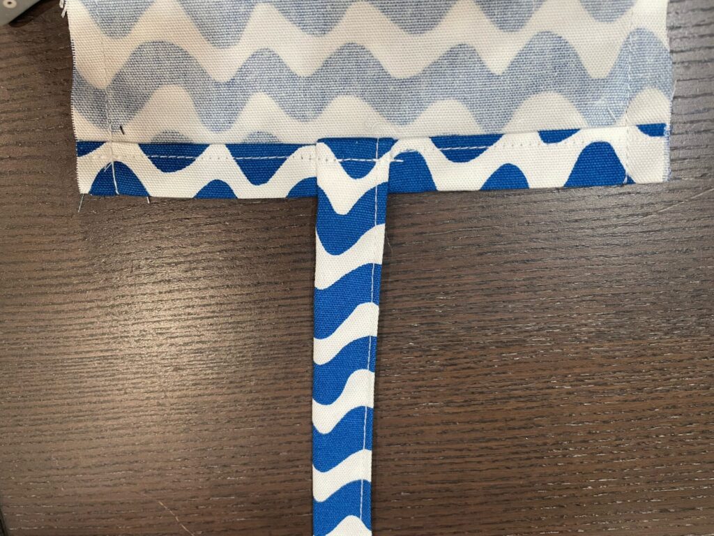 折り上げて縫う