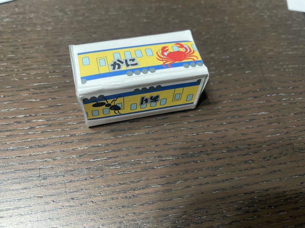 シールを貼る