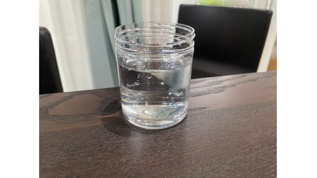 水を入れる