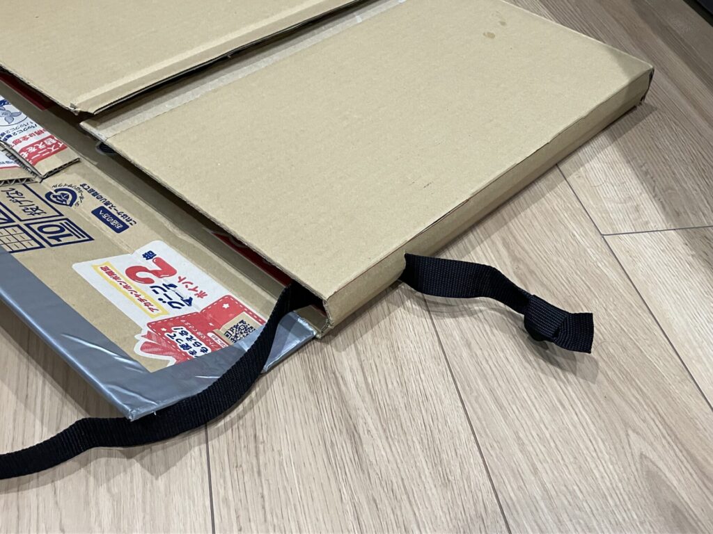 かばんてーぷをとおす