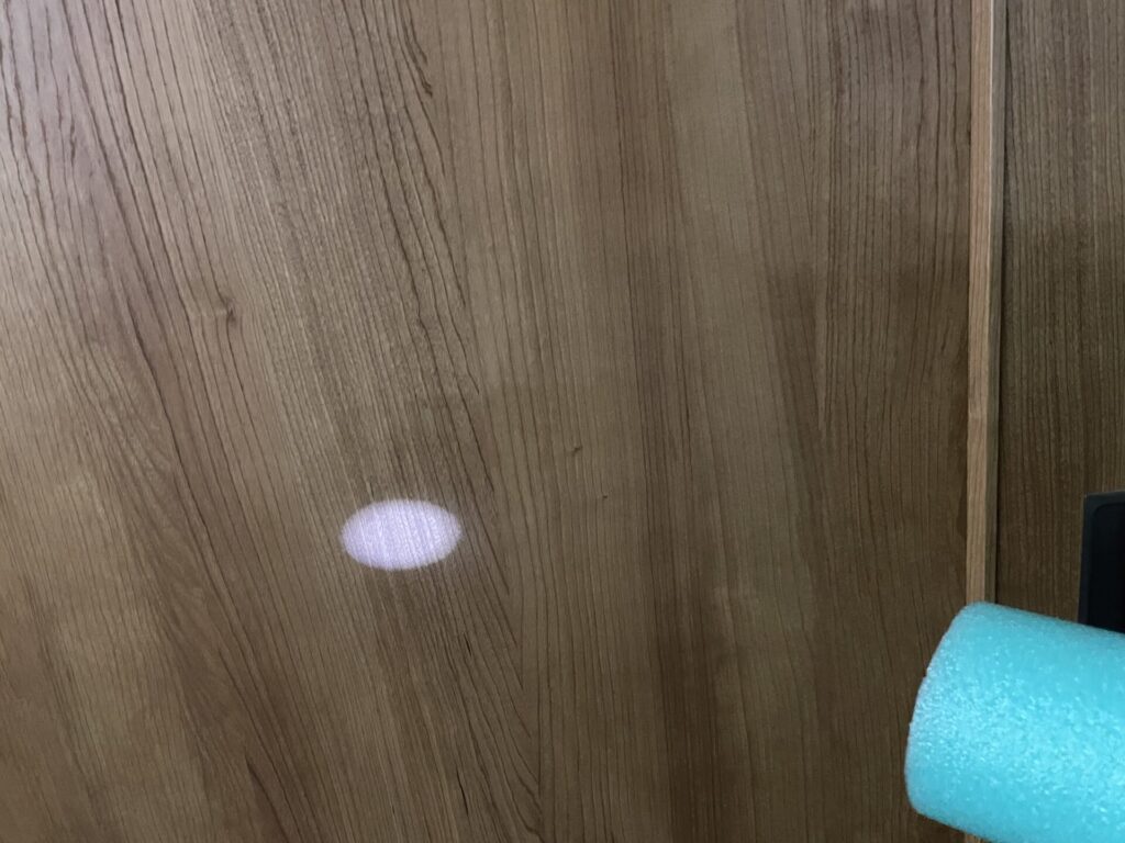 光が漏れる