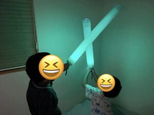 プールスティックで作る光る剣