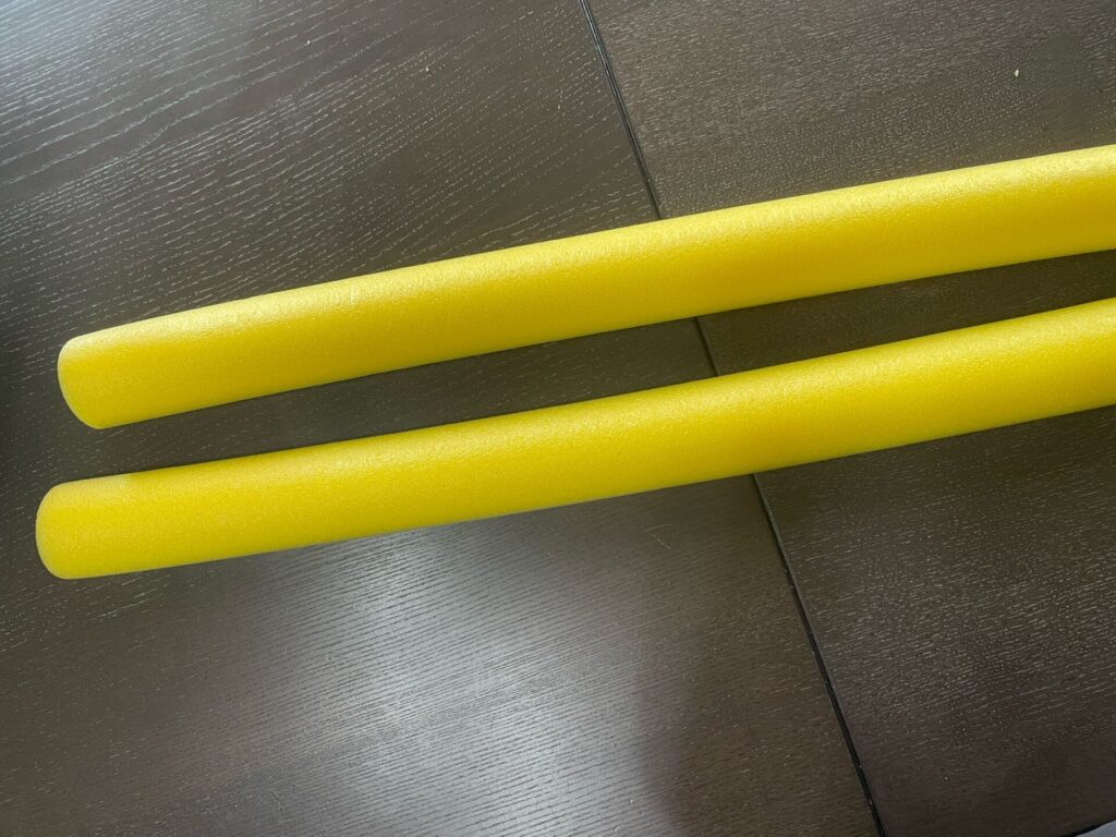 プールスティックで作る手作りラケット＆風船ボール