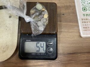 トレジャーストーンで宝石発掘　重さ