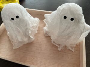 顔のついたハロウィンおばけ