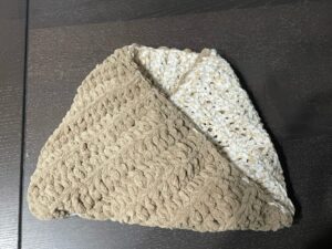 クロスネックウォーマー