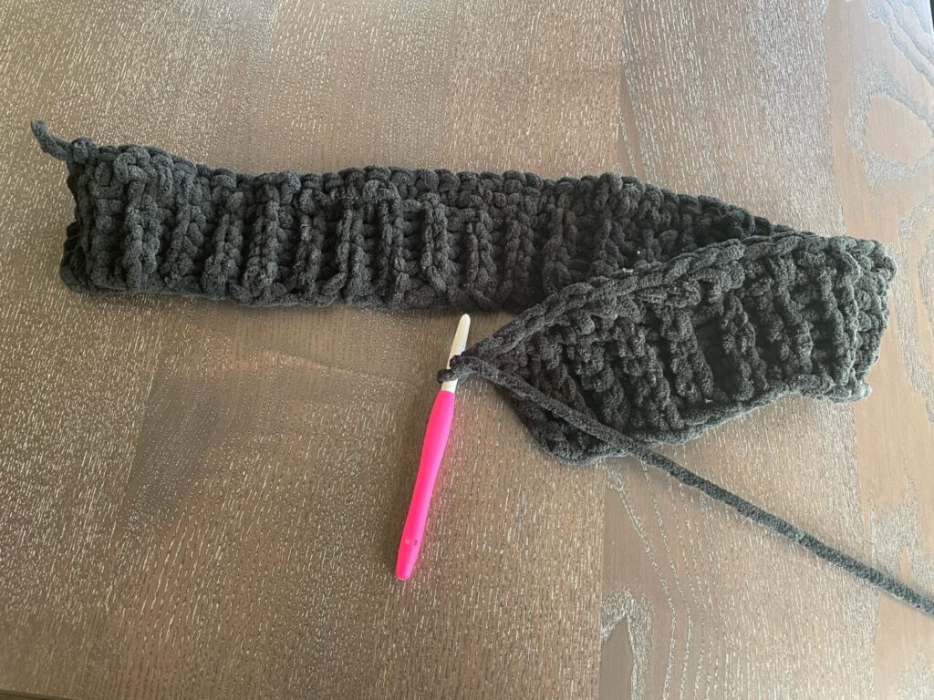 頭の入れ口　畝編み