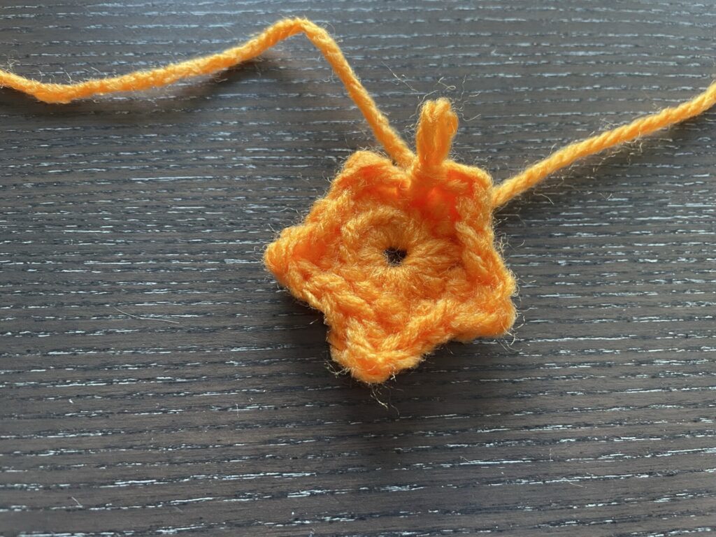 根元に引き抜き編み