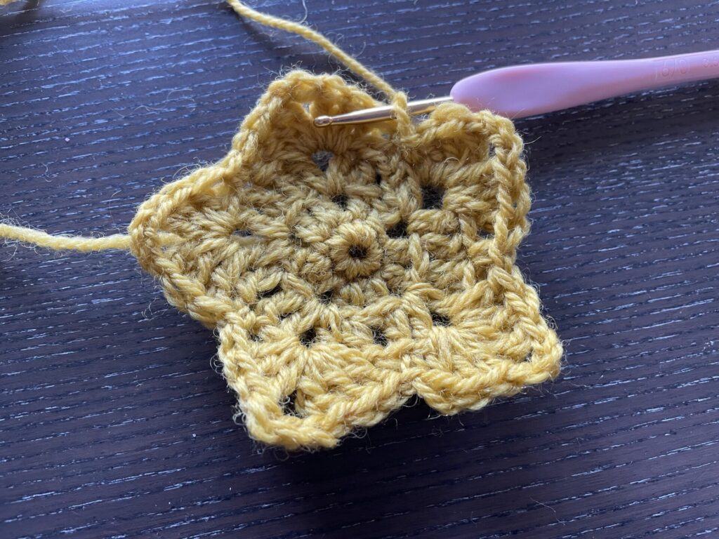 根元に引き抜き編み