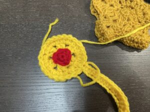 赤と黄色を合わせてコアを作る