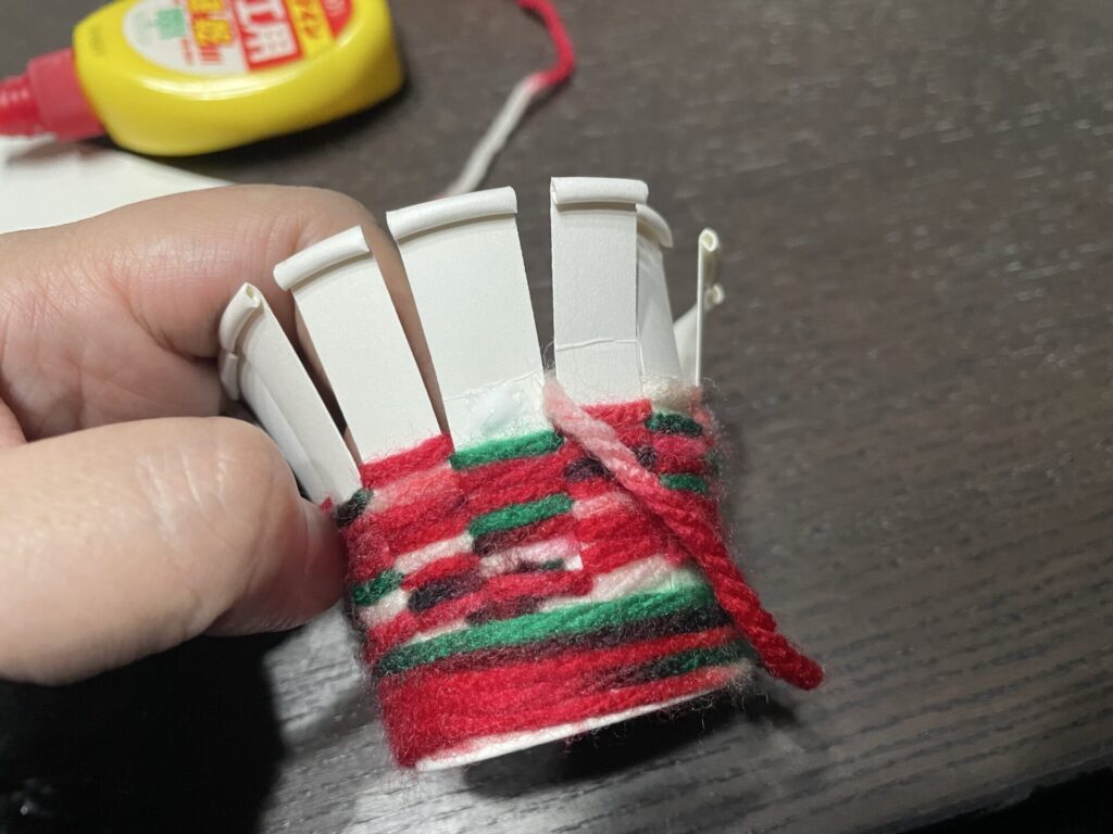 ボンドで固定する