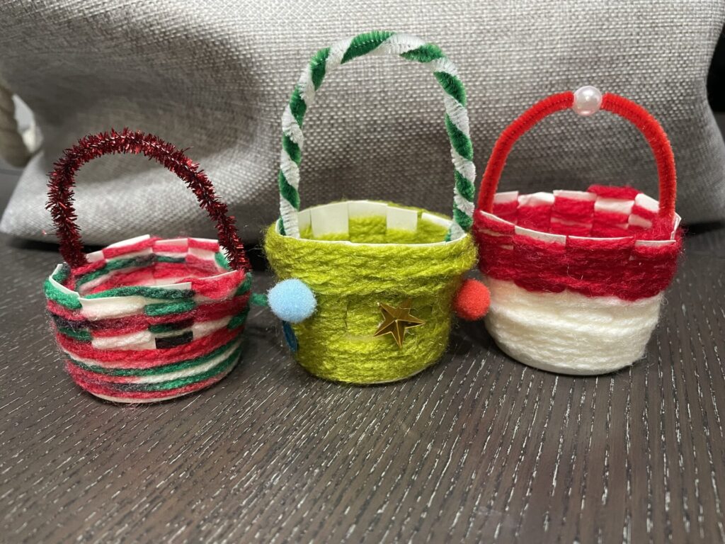 色を変えた毛糸バスケット