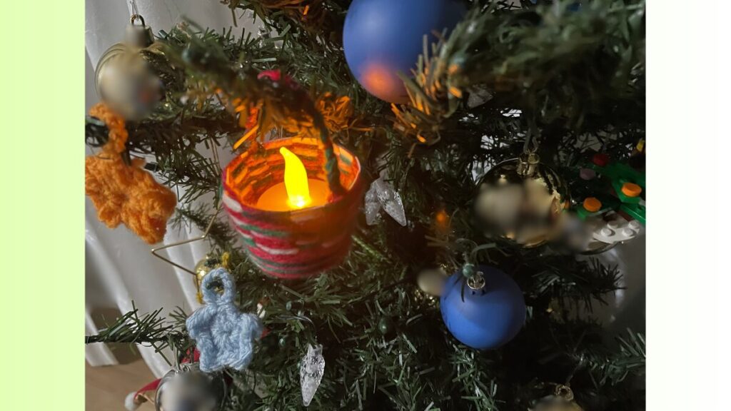 ツリーに飾ったところ