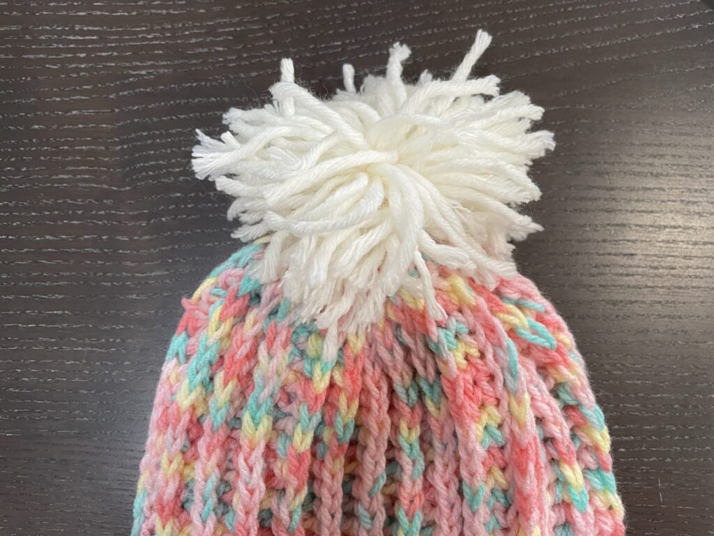 ポンポンを縫い付ける