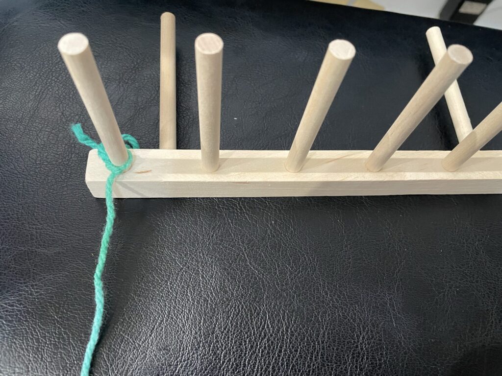 糸端をディッシュスタンドに結ぶ