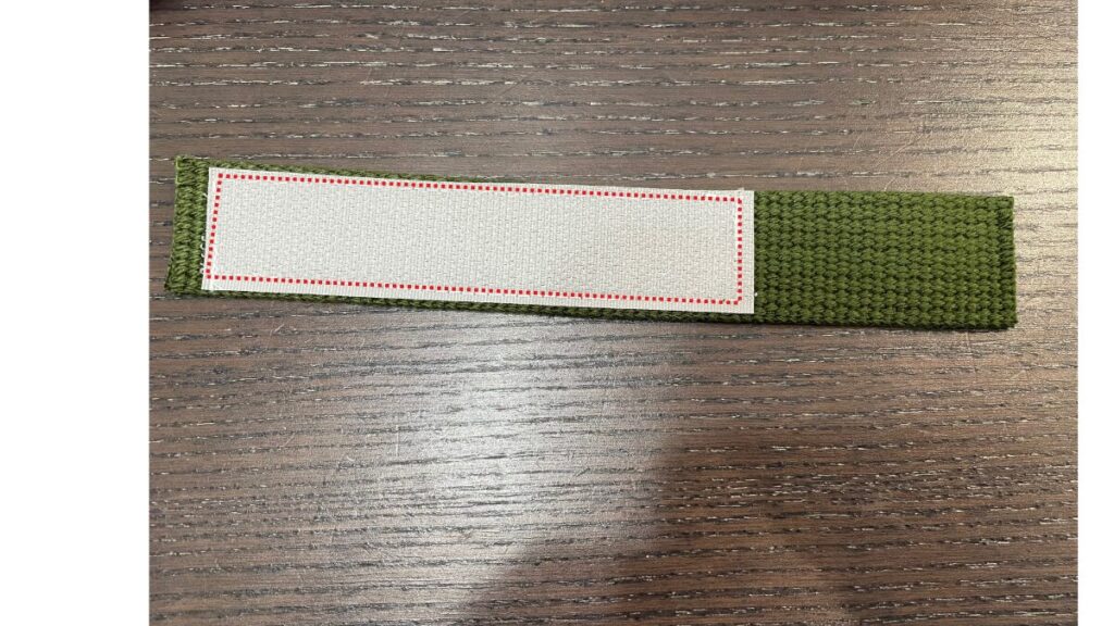 カバンテープにマジックテープを縫い付ける