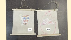 子どもの手を加える「