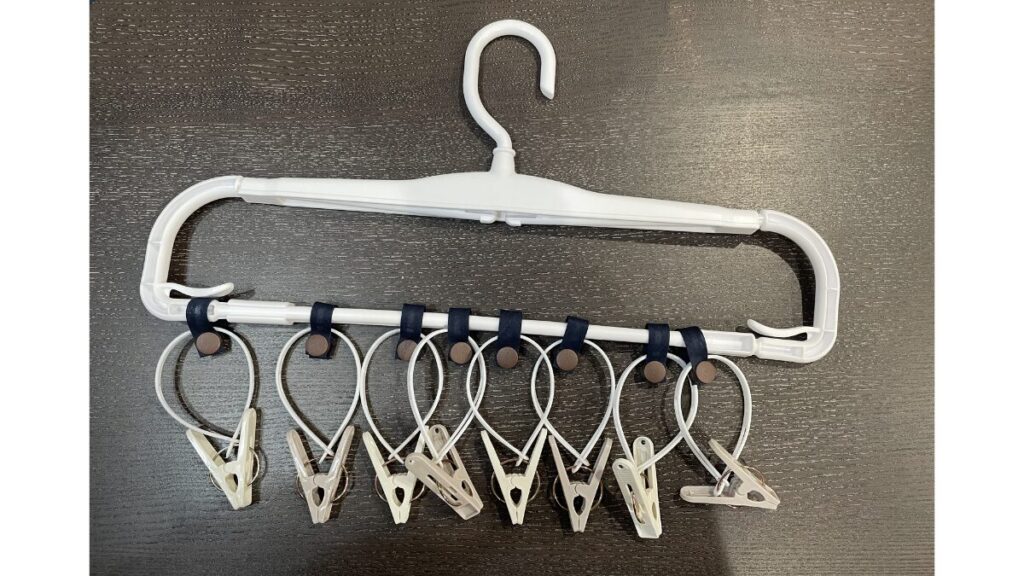 伸縮する帽子ハンガーの完成品