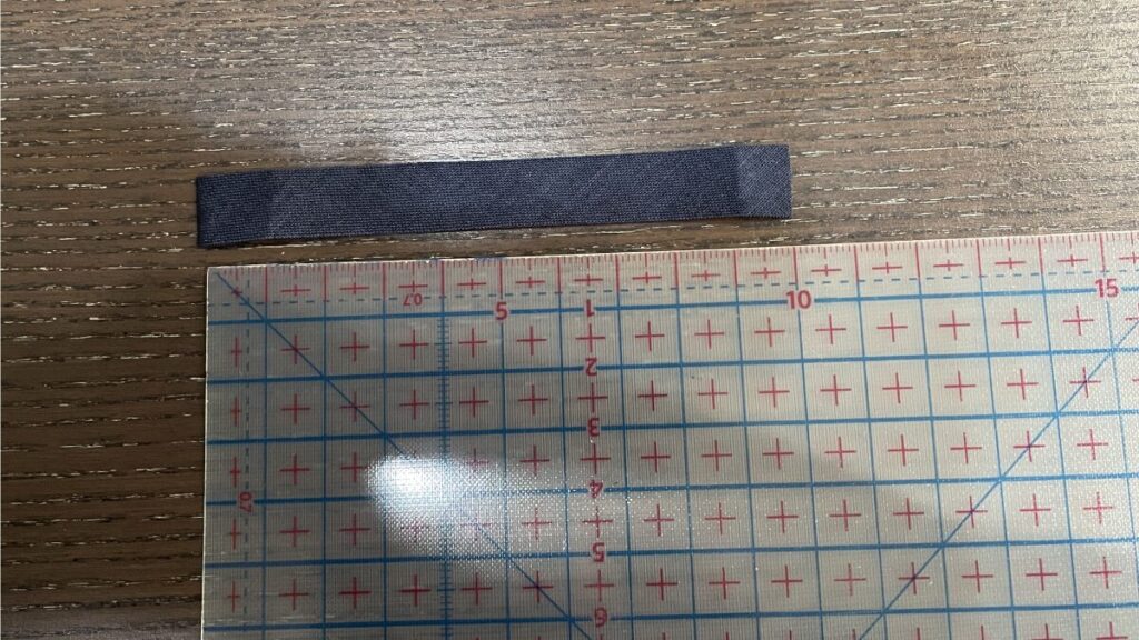 バイアステープを10ｃｍにカット